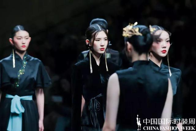 时尚头条｜新时代跃迁新高度，SS20中国国际时装周致敬中国时尚产业70年