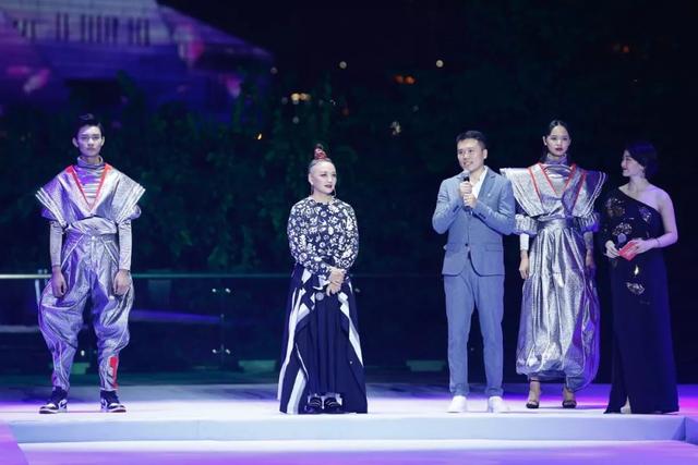 时尚头条 | 用时尚的语言，来一场诗词大会！2019中国重庆国际时尚周启幕